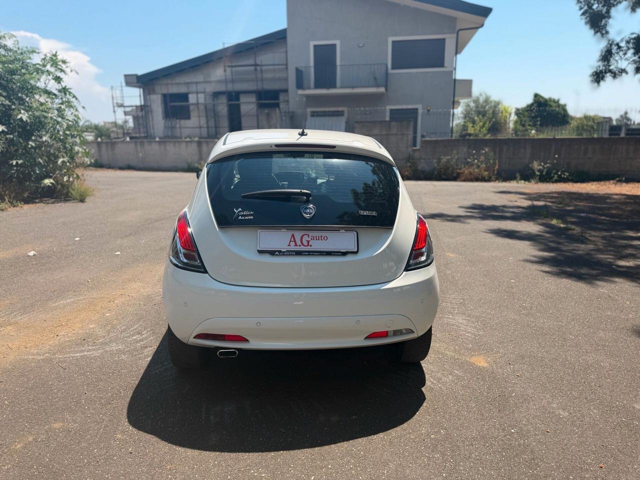 Lancia Ypsilon 1.0 FireFly 5 porte S&S Hybrid Ecochic Gold