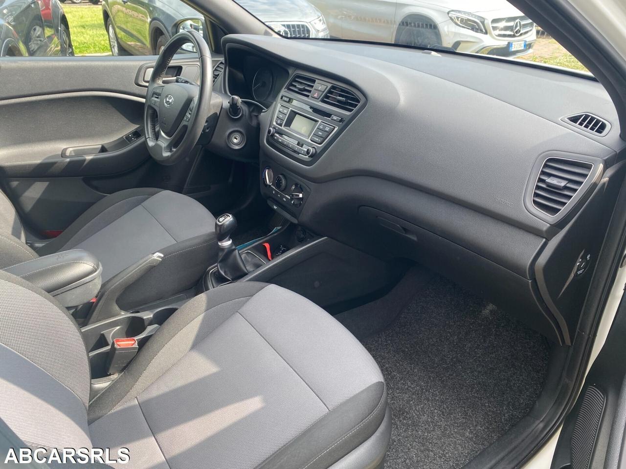 HYUNDAI - i20 - 1.2 GPL 5p. Blackline - NEOPATENTA
