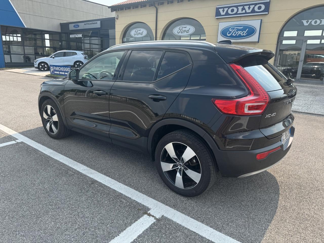 Volvo XC40 D4 AWD Momentum Pro 2.0 TDCi 190CV S&S