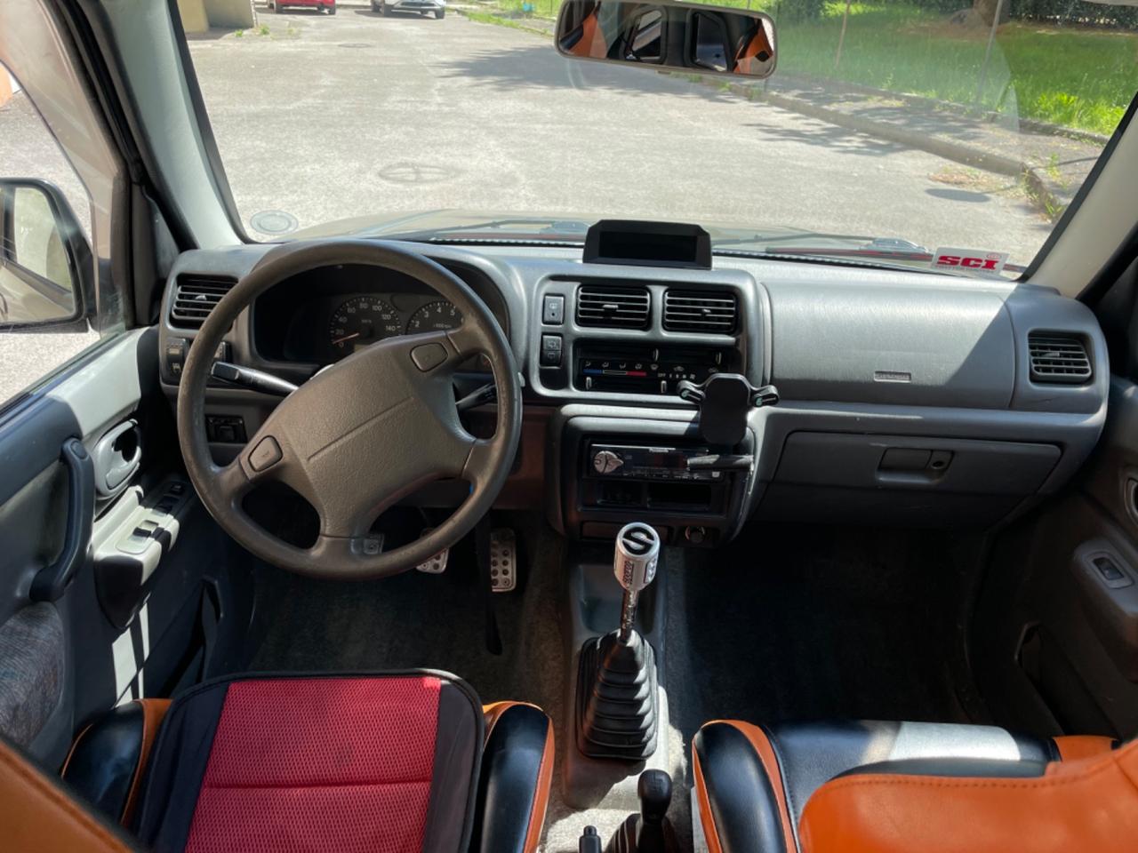 Suzuki Jimny 1.3i 16V cat 4WD JLX