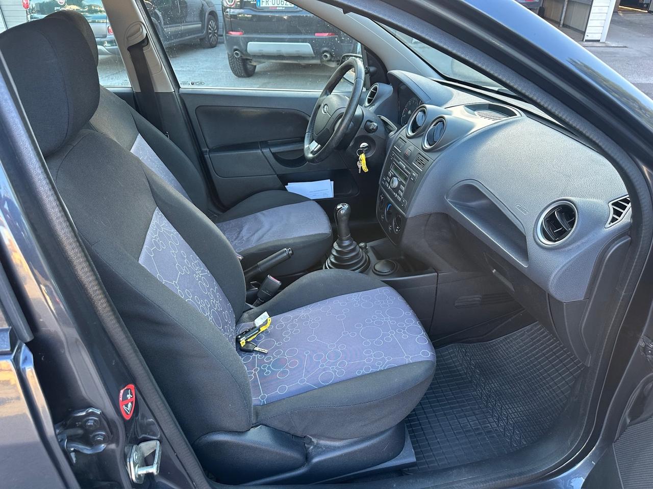 Ford Fiesta 1.2 16V 5p. Ghia X Neopatentati