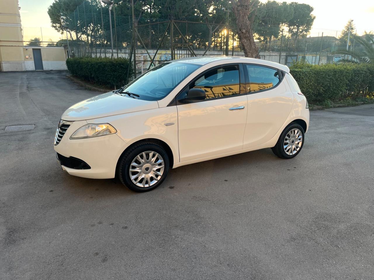 Lancia Ypsilon 1.2 69 CV 5p. Silver UsatoSicuro