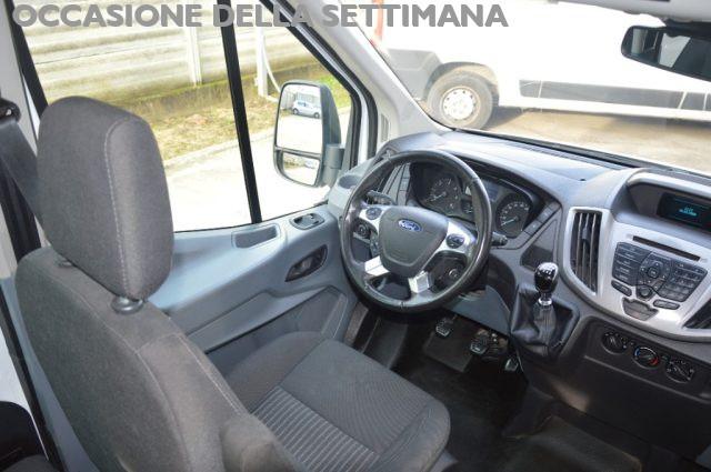 FORD Transit 9 POSTI CON PEDANA DI CARICO