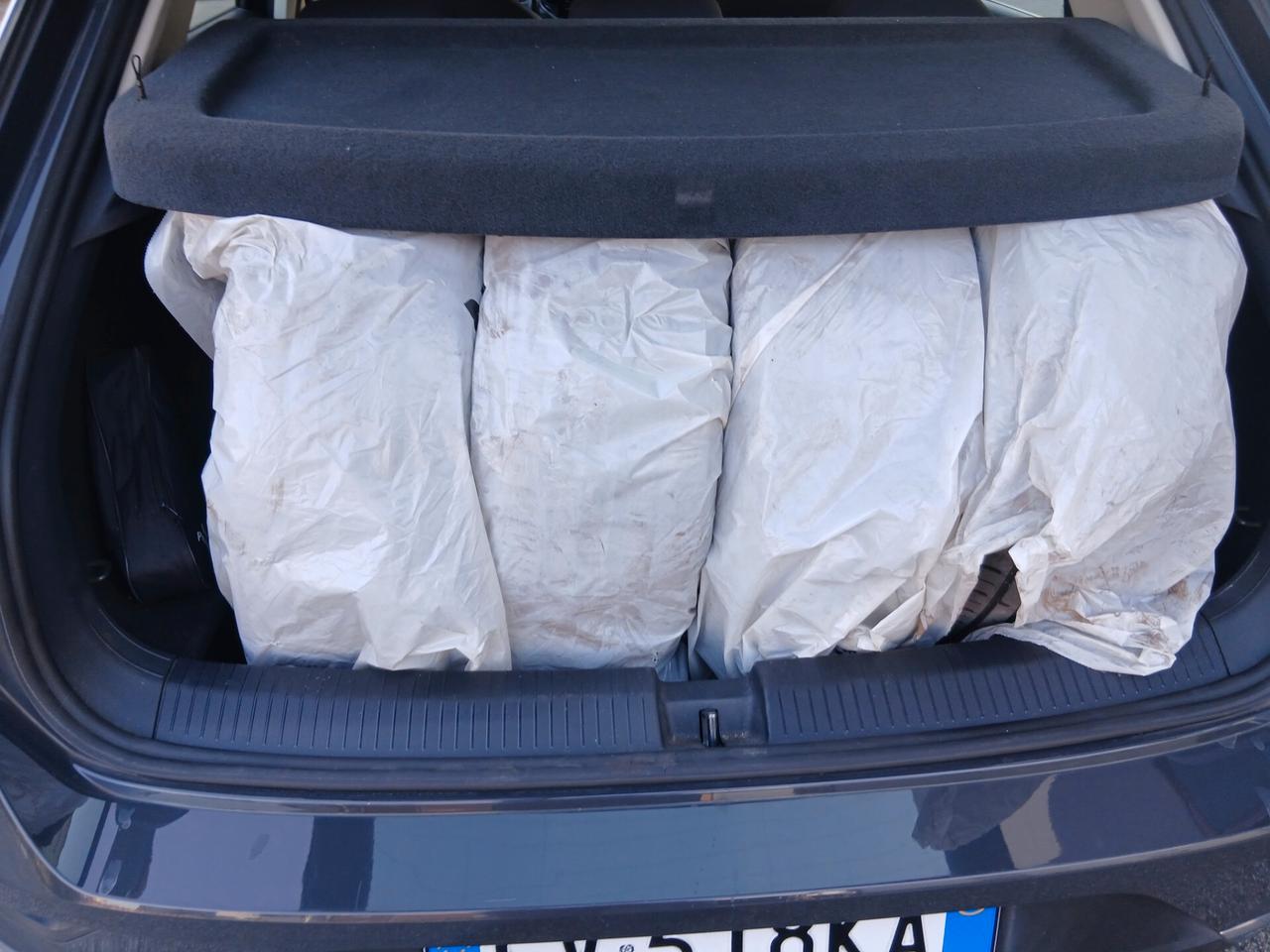 Volkswagen T-Roc 1.0 TSI 115 CV Style teck pack+doppi cerchi tua a € 199 mese