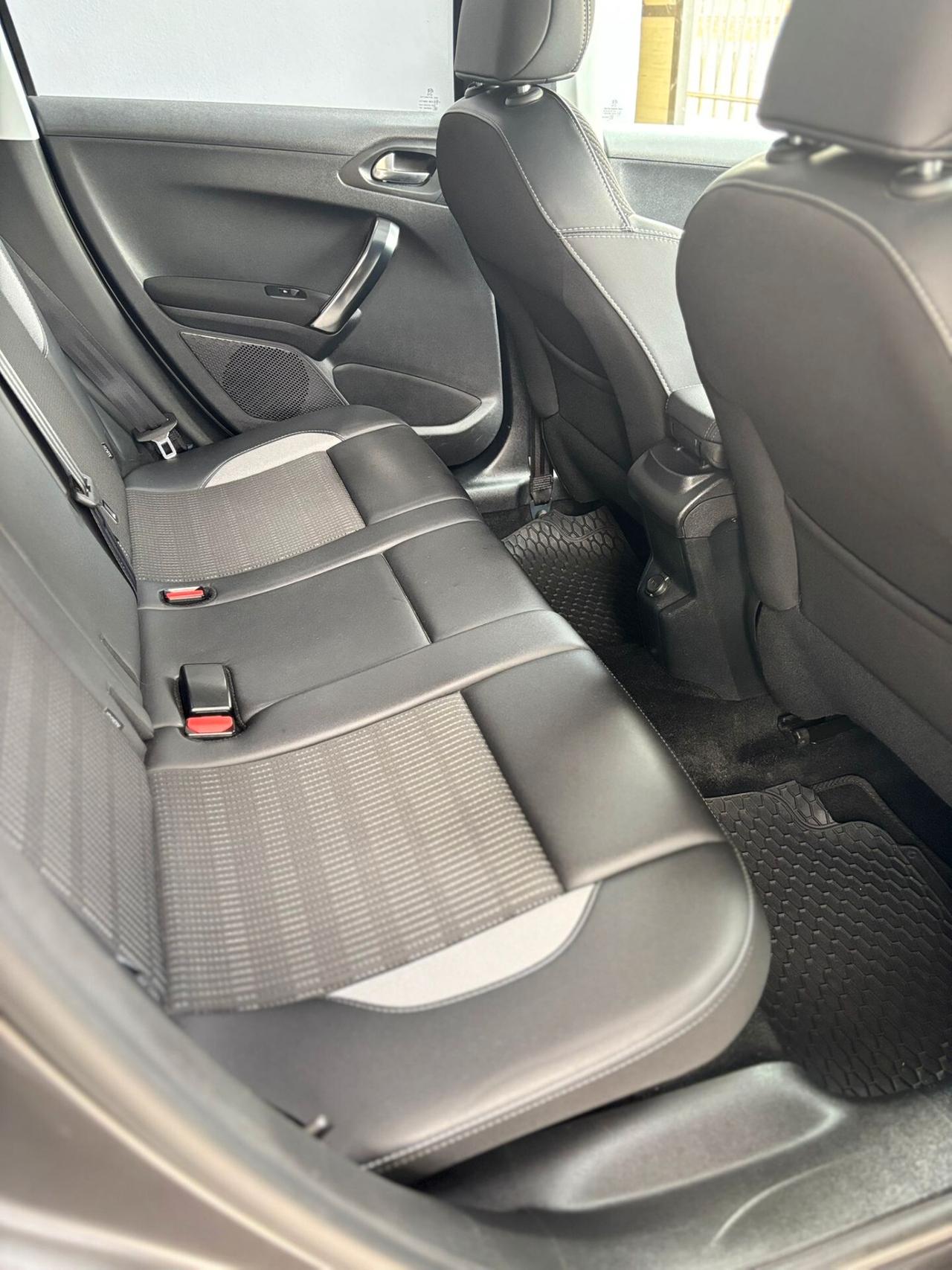 Peugeot 2008 BlueHDi 100 GT Line