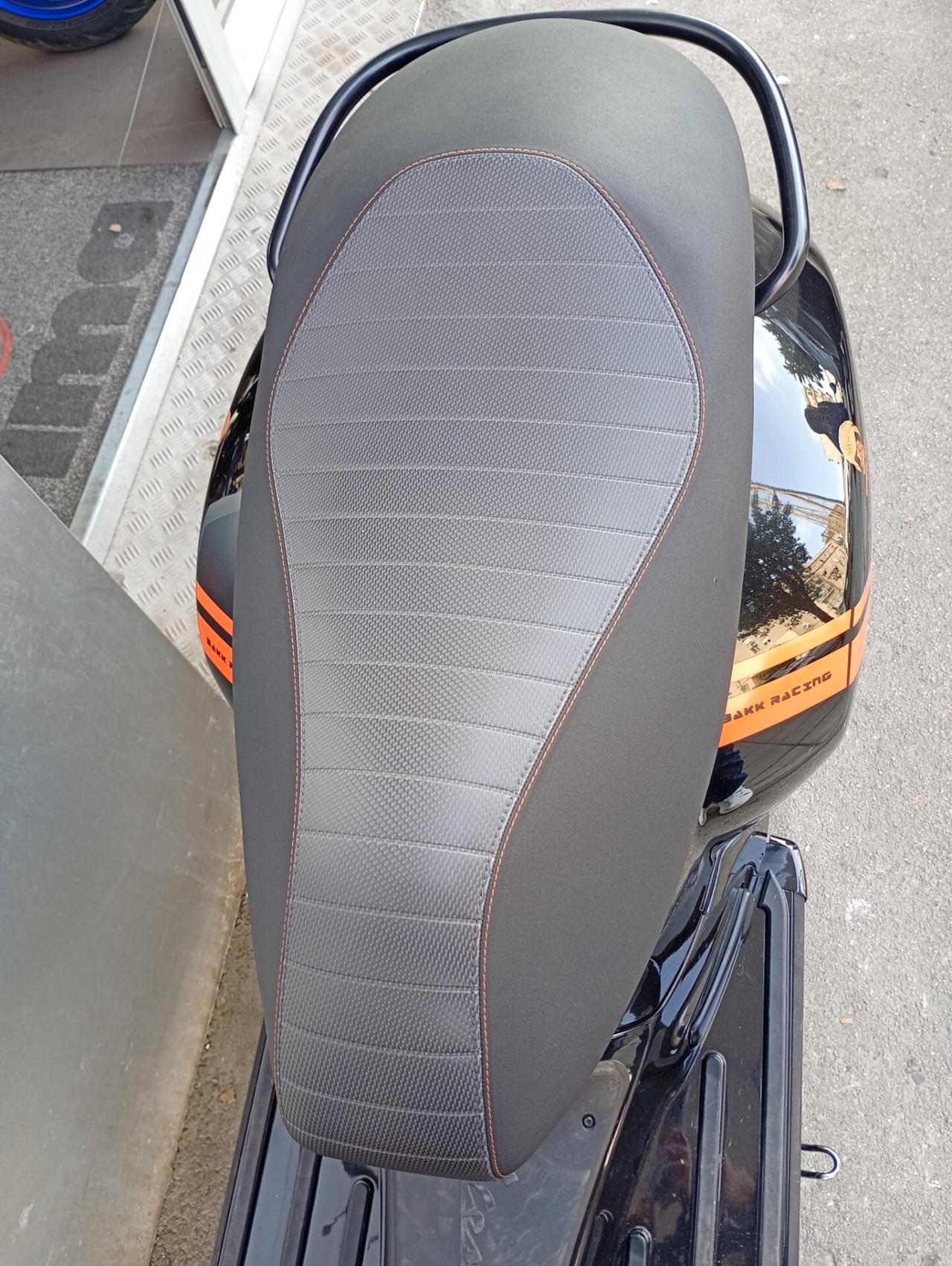 Piaggio Vespa 300 GTV "VIA MONTENAPOLEONE"