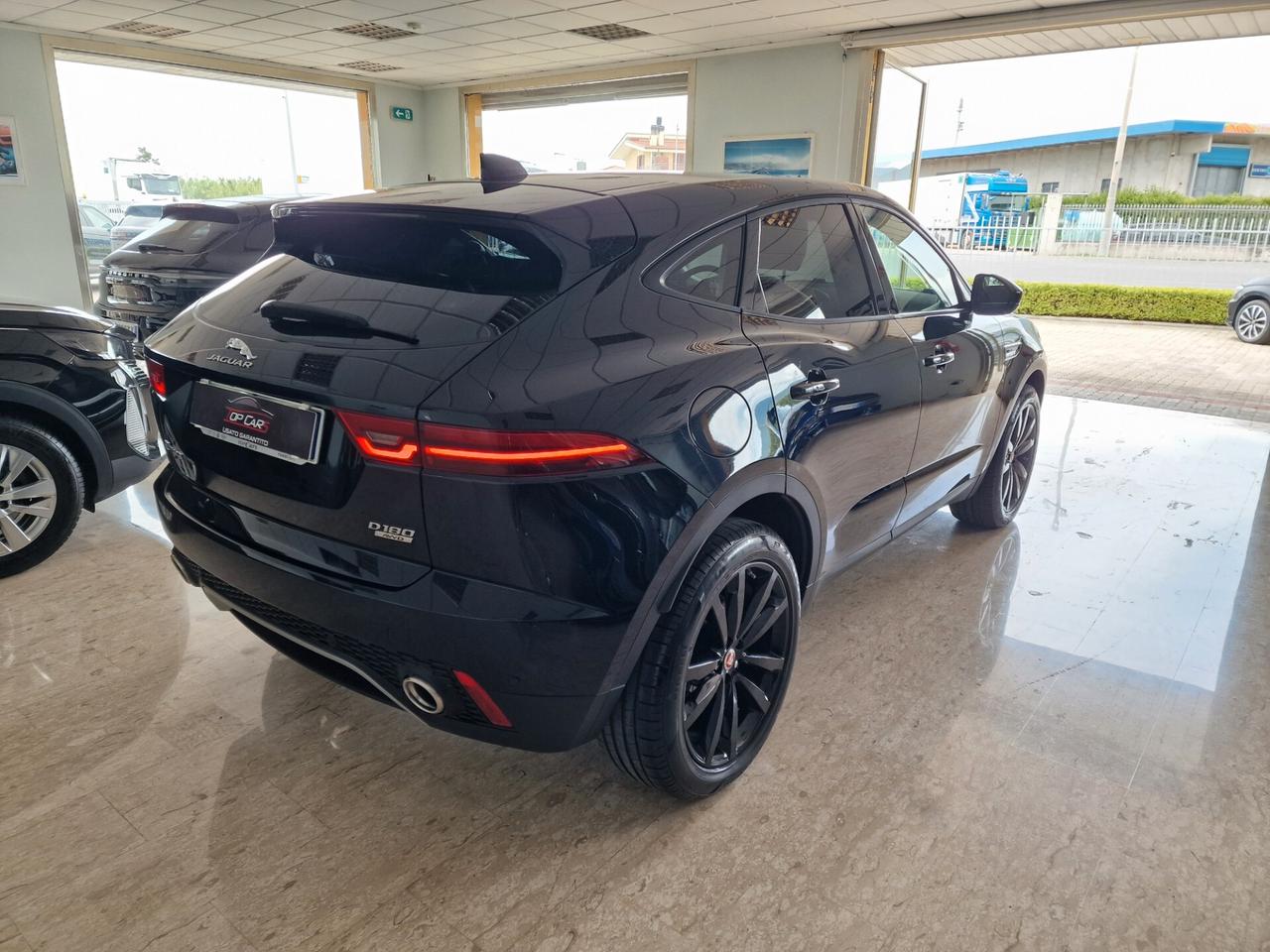 Jaguar E-Pace 2.0d 180 AWD TETTO