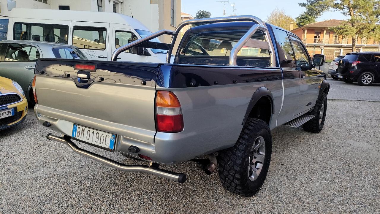 Mitsubishi L200 2.5 TDI 4WD Club Cab GLS Targ.