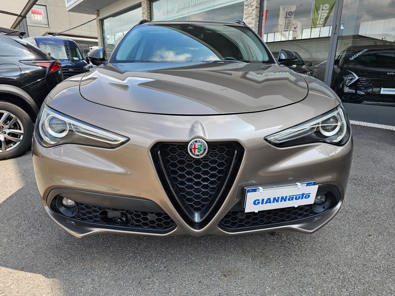 Alfa Romeo Stelvio 2.2 Turbodiesel 190 CV AT8 B-Tech