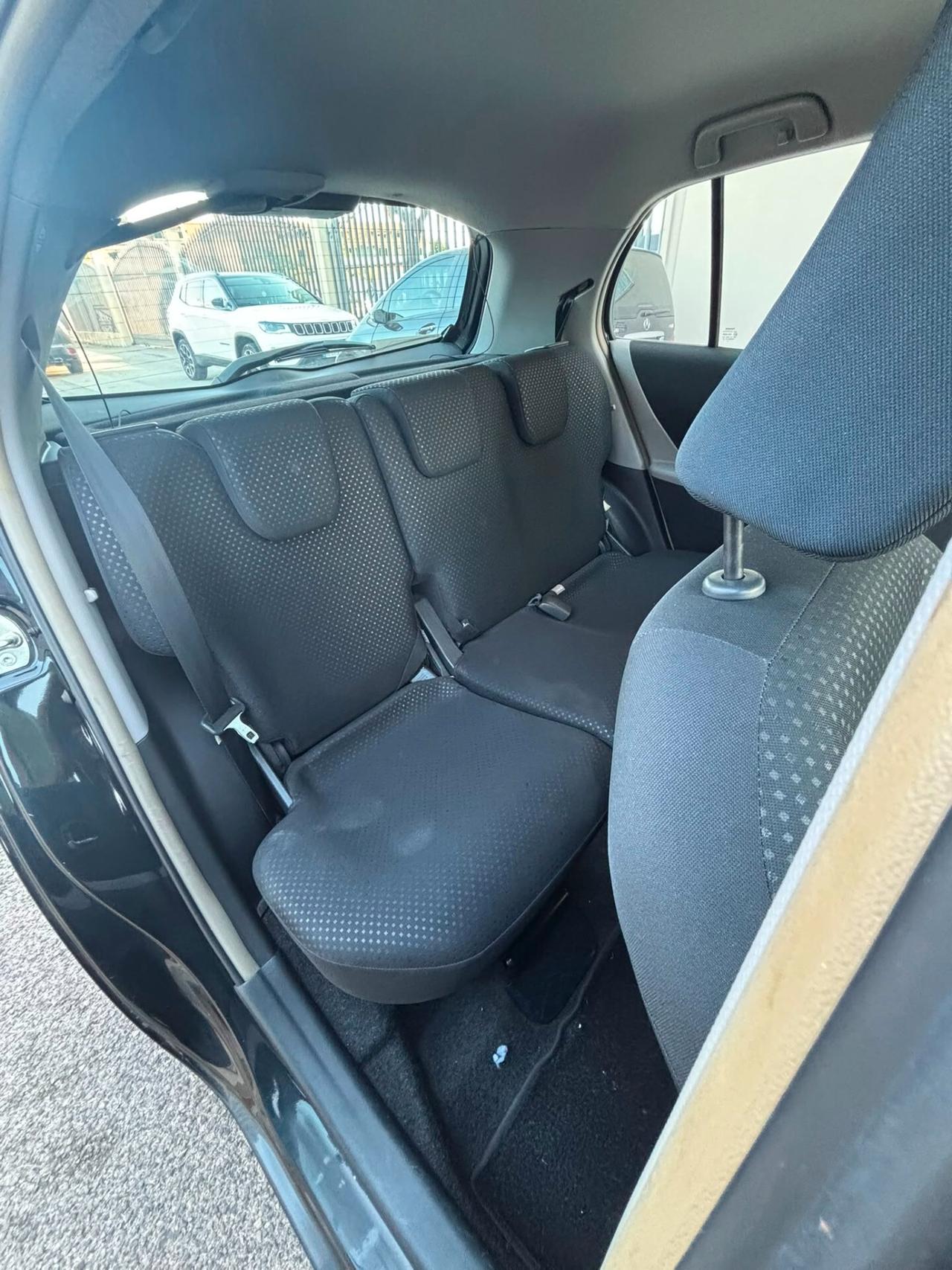 Toyota Yaris 1.0 5 porte Sol ANNO 2010