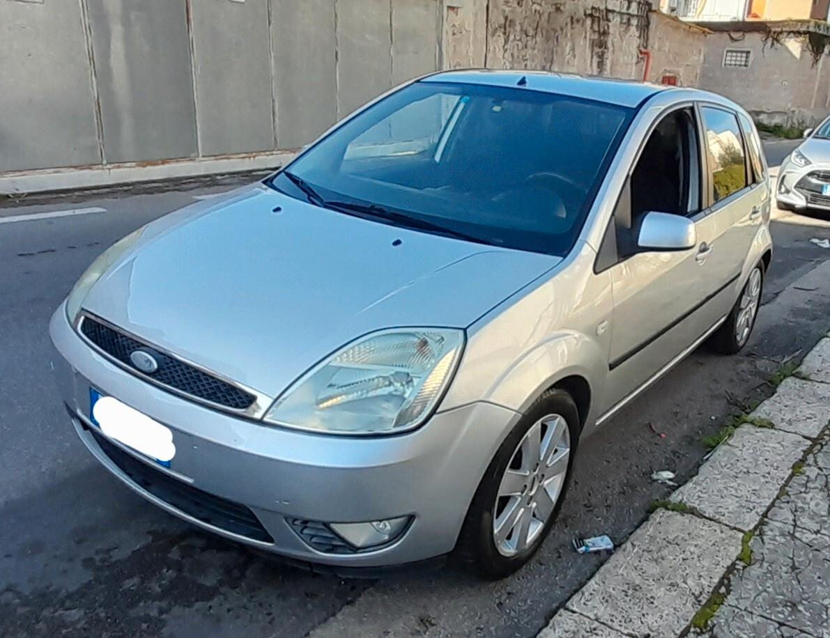 Ford Fiesta 1.4 16V 5p. Ghia