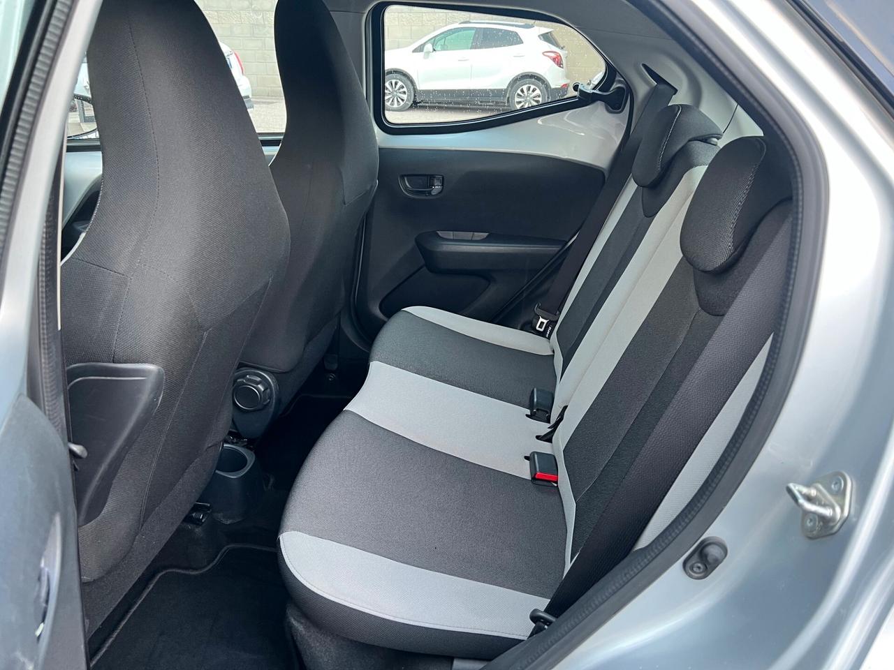 Toyota Aygo 5pt 1.0 Benz. 70cv x-pure CAMERA/TEL/CLIMA PERF.