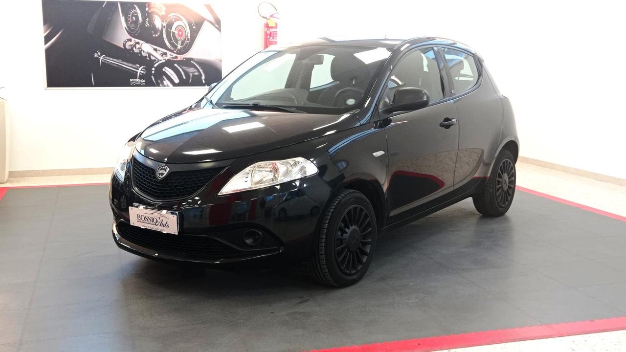 Lancia Ypsilon 1.2 69 CV 5 porte GPL Ecochic Elefantino Blu