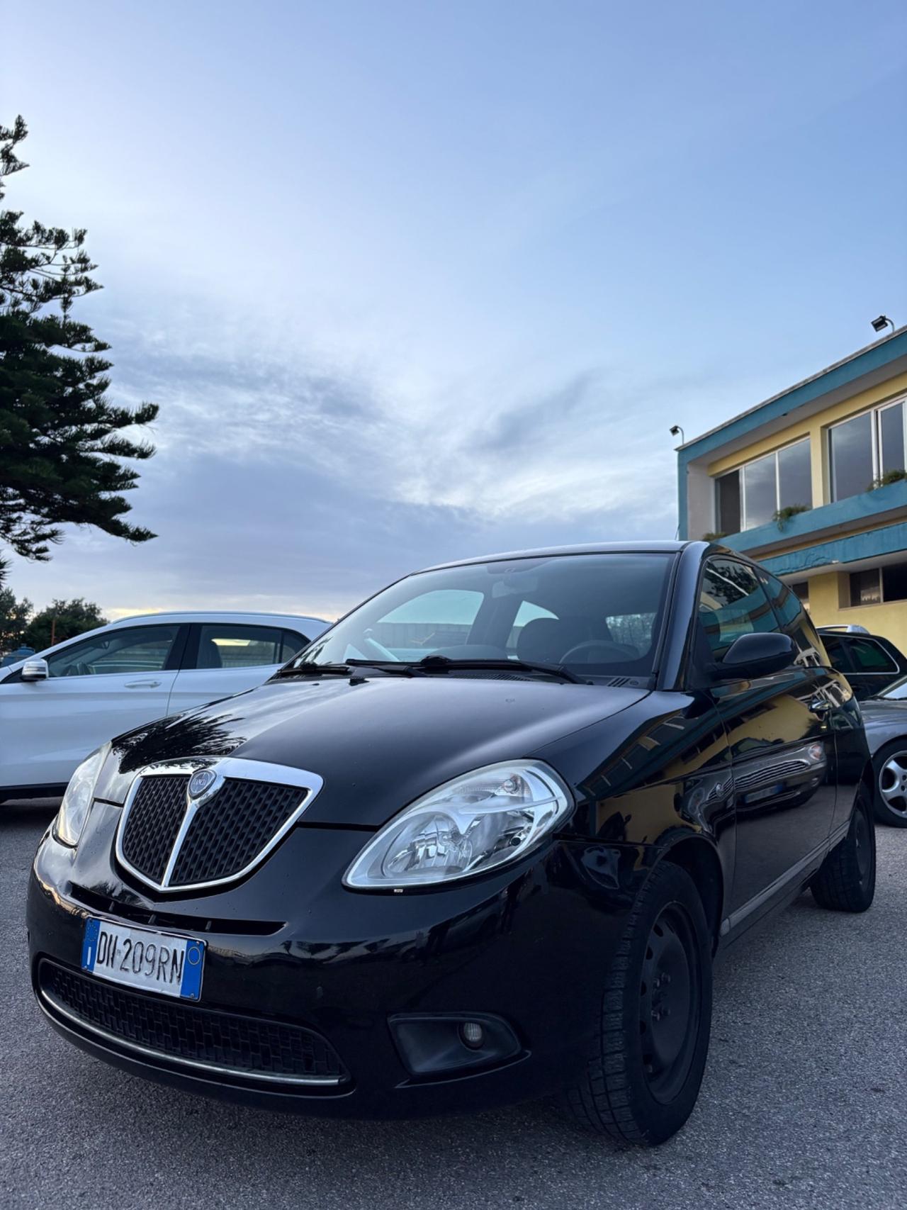 Lancia Ypsilon 1.2 Oro