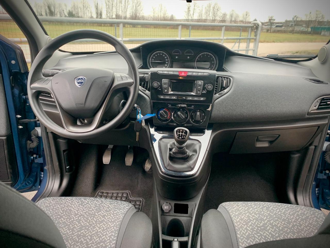 Lancia Ypsilon 1.0 FireFly - Neopatentati