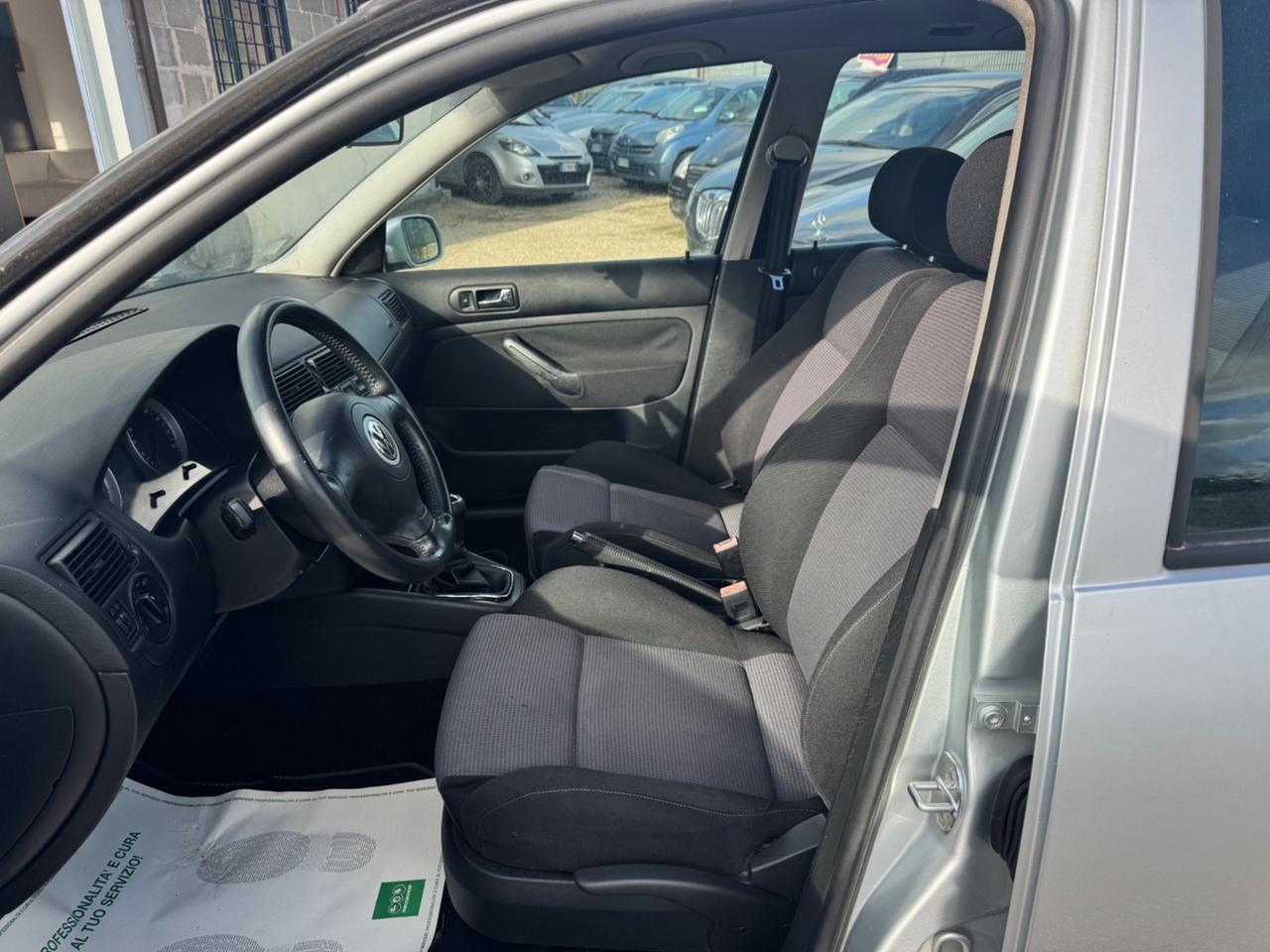 Volkswagen Golf IV 1.6 16V 5PT Highline EURO4