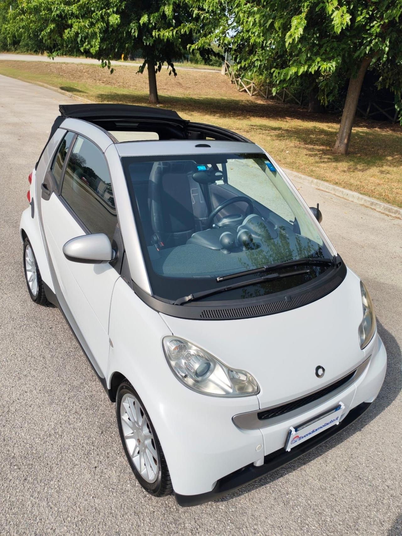 Smart ForTwo 1000 52 kW MHD cabrio passion