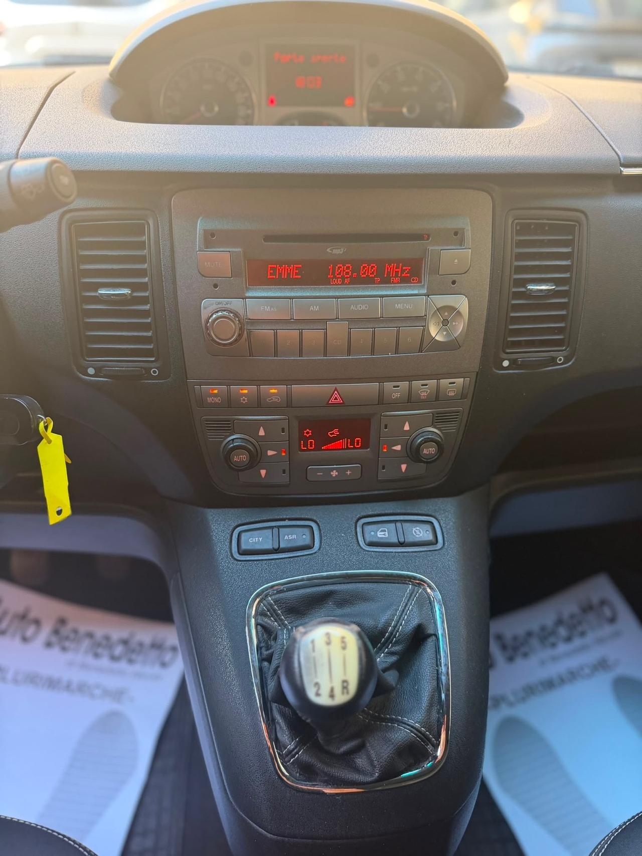 Lancia MUSA 1.3 Mjt 95 CV Gold 2012