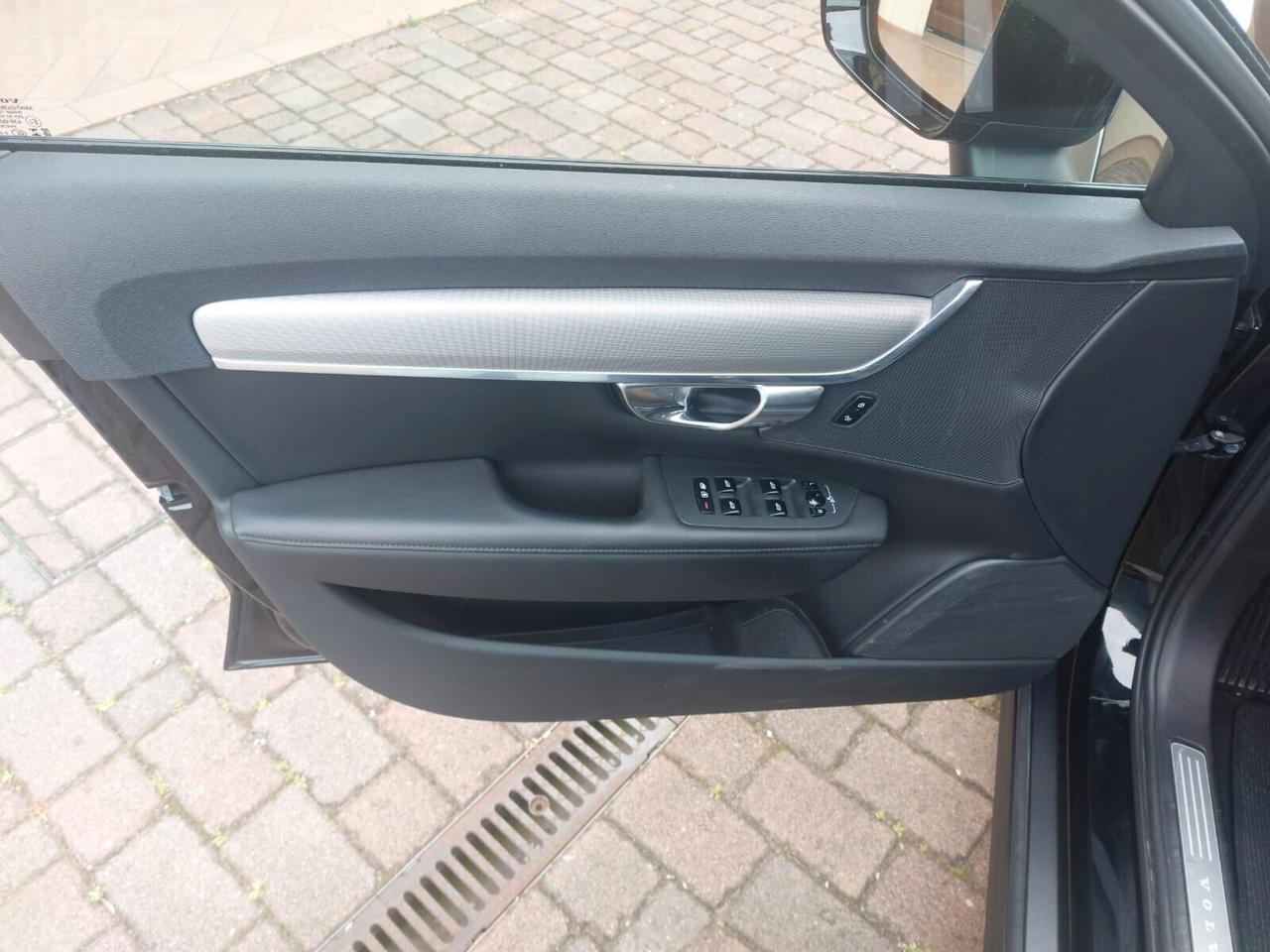 Volvo V90 Cross Country B4 (d) AWD Business Plus Auto