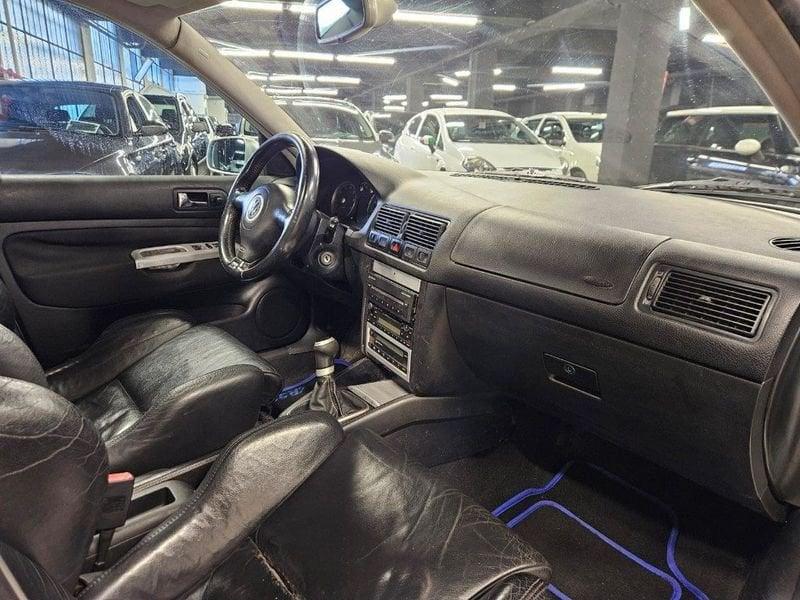 Volkswagen Golf R IV 3.2 V6 cat 5 porte R32