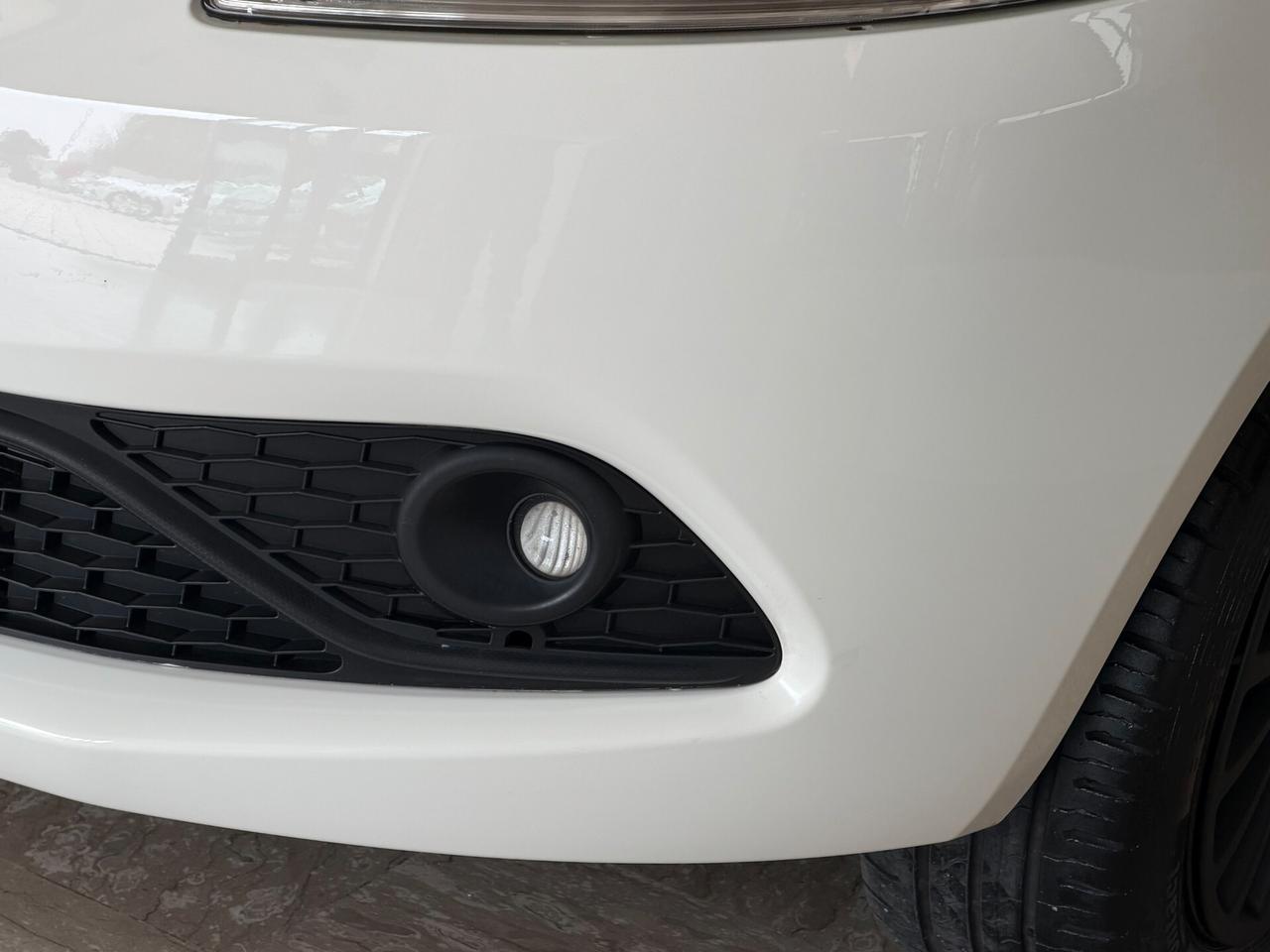 Lancia Ypsilon 1.2 69 cv. ELEFANTINO BLU