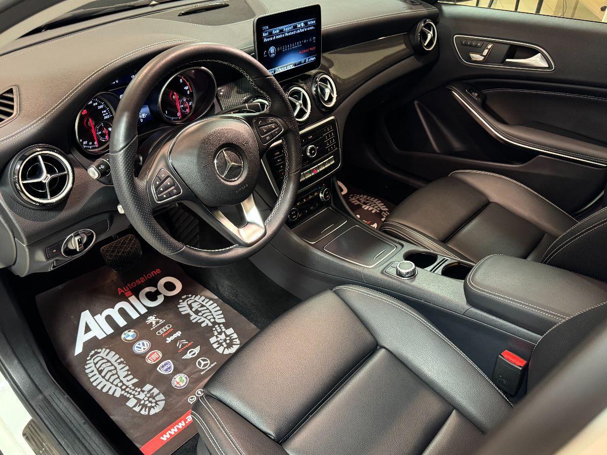 MERCEDES GLA 200 d Automatic Premium Edition Solo 67.000km Tetto