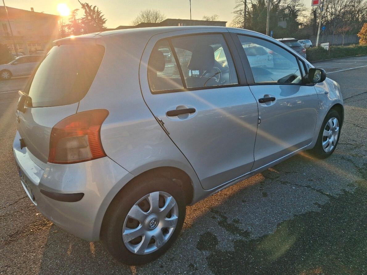 Toyota Yaris 1.0 5 porte Sol