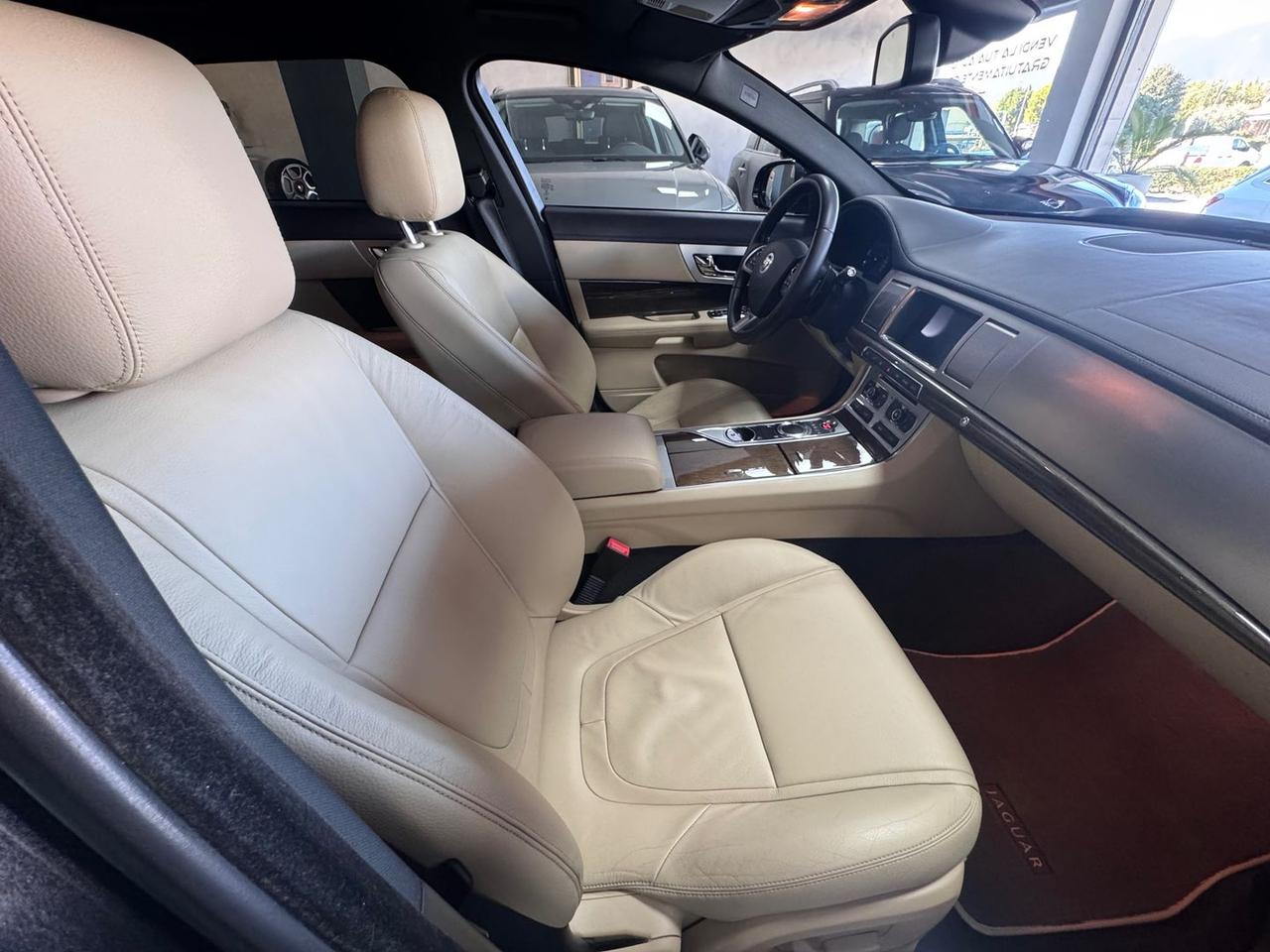 Jaguar XF Premium Luxury 2.2 D #7017