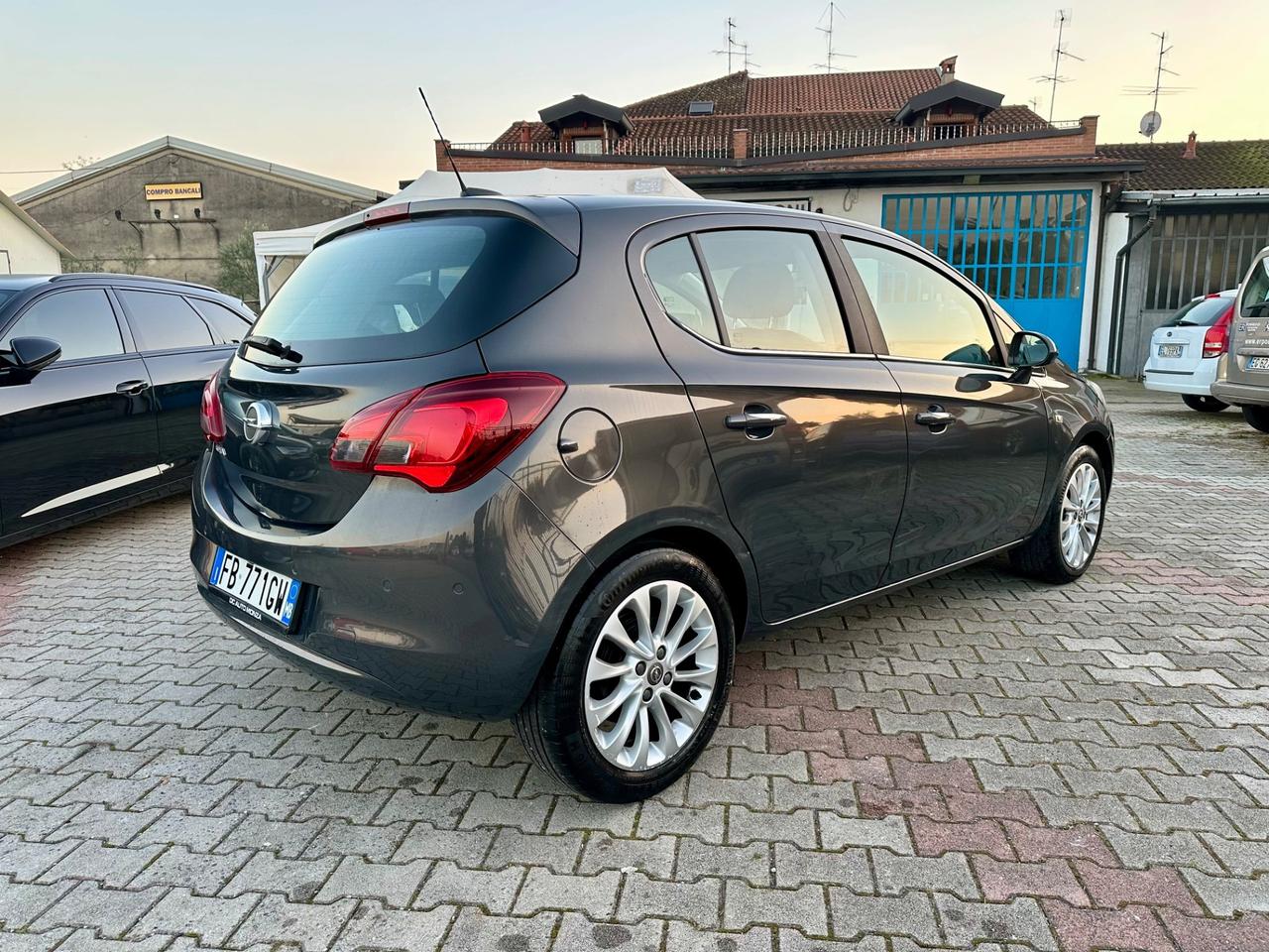 Opel Corsa 1.4 90CV S&S 5 porte Cosmo ** AUTOMATICA / NEOPATENTATI **