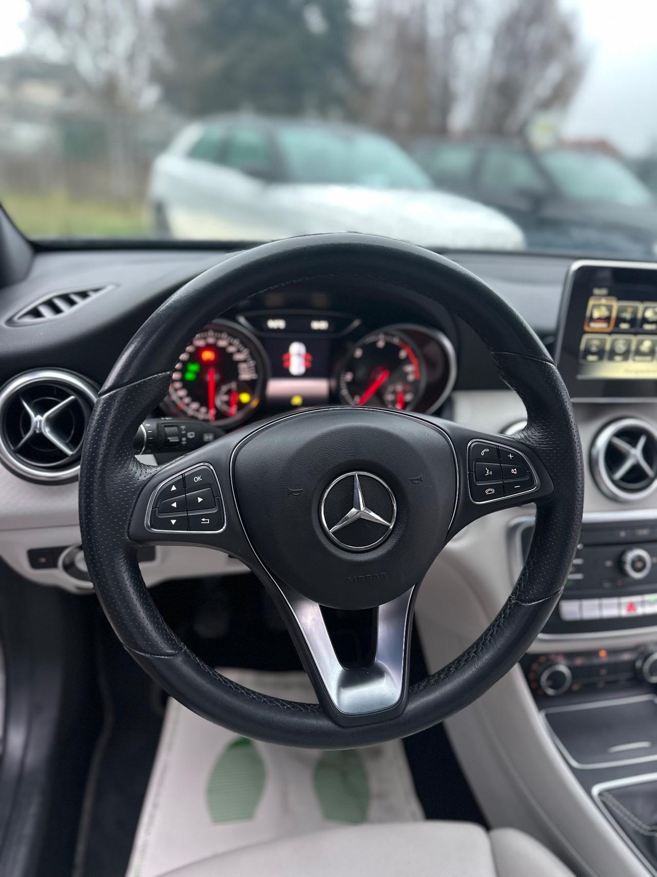 Mercedes-benz A 180 d Premium