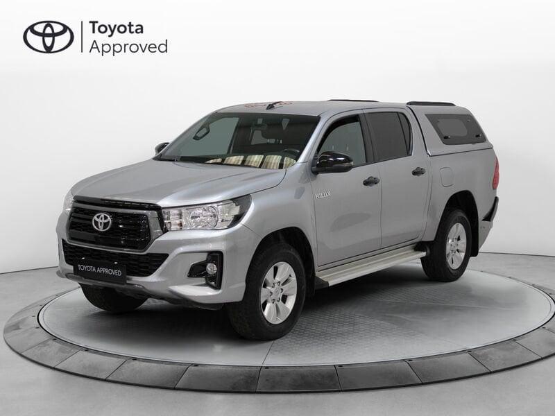 Toyota Hilux 2.4 D-4D A/T 4WD 4 porte Double Cab Lounge