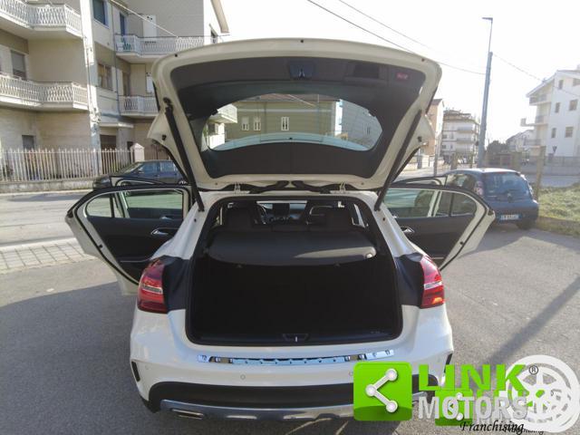 MERCEDES-BENZ GLA 200 premium amg line
