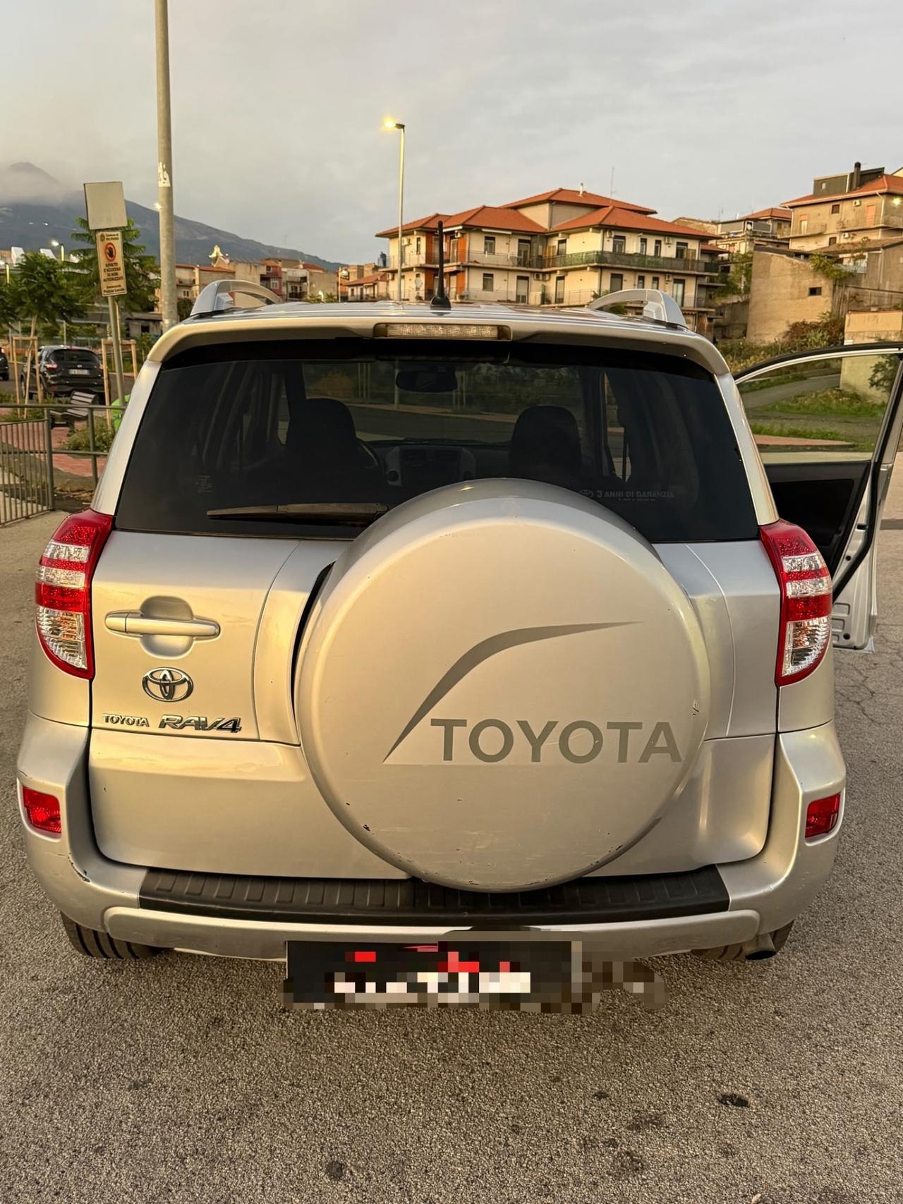 Toyota RAV 4 RAV4 Crossover 2.2 D-4D 150 CV DPF Exclusive