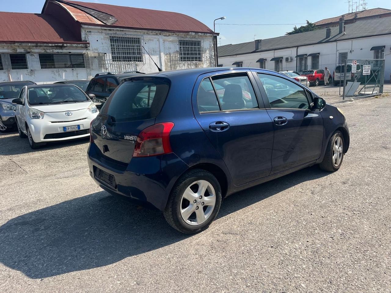 Toyota Yaris 1.3 5 porte