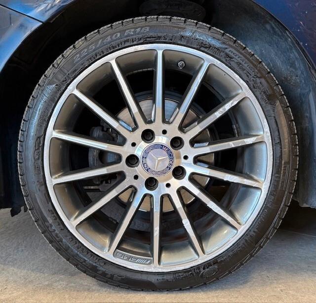 Mercedes-benz B 180 d Premium