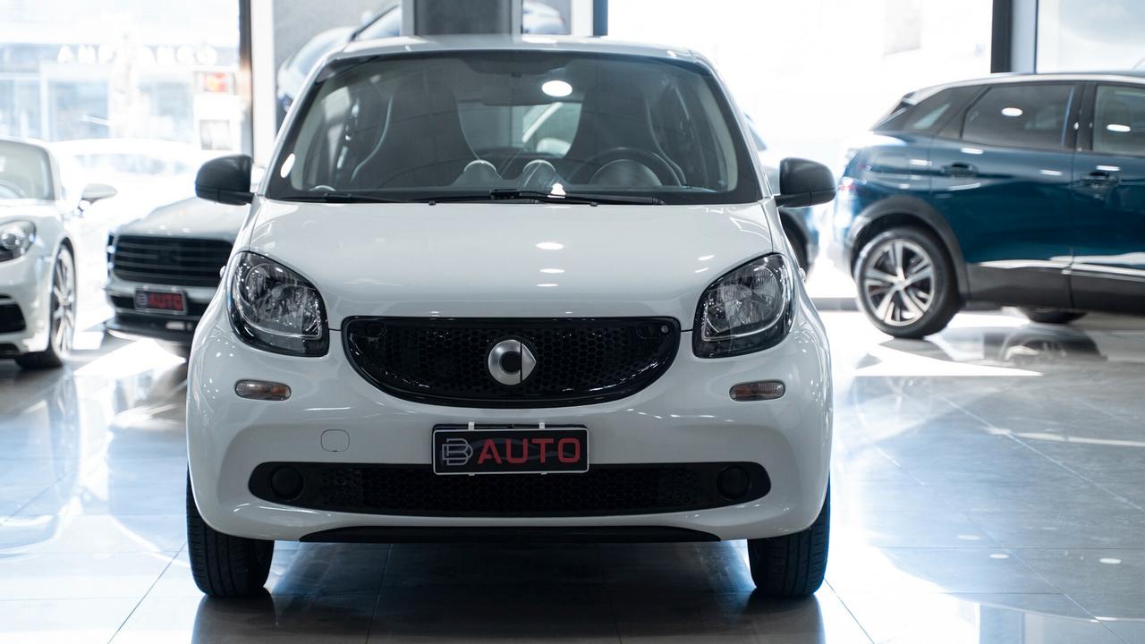 Smart ForFour 1.0 YOUNGSTER 71 CV TWINAMIC AUTO NAVI PELLE FULL