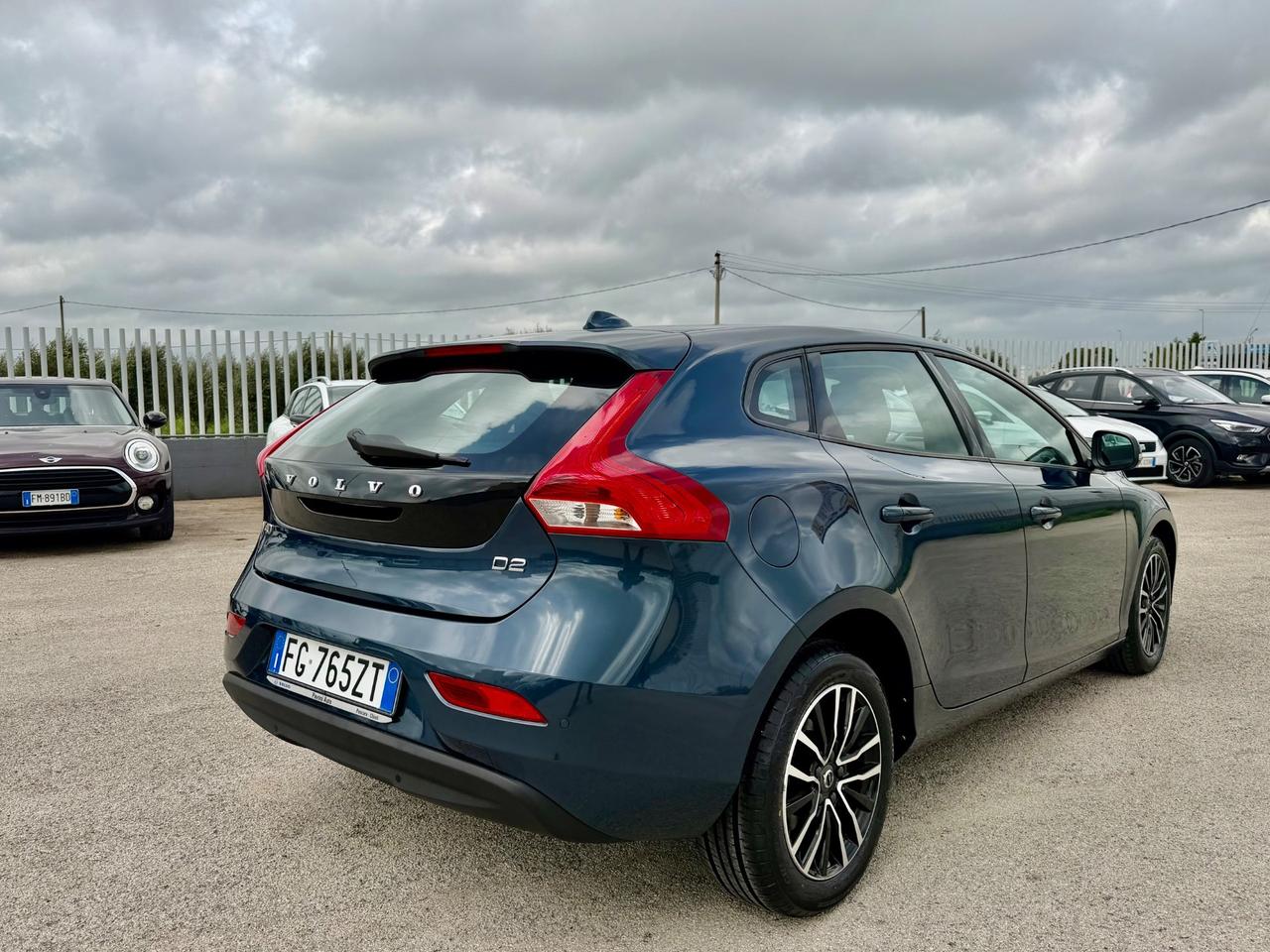 VOLVO V40 2.0D D2 120CV MANUALE FULL LED MY17