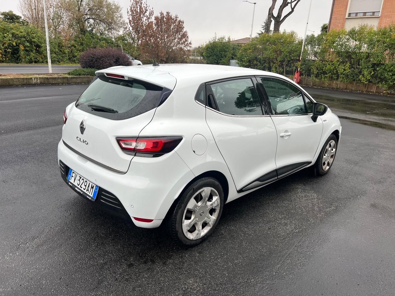 Renault Clio TCe 12V 90 CV GPL 5 porte Moschino Intens