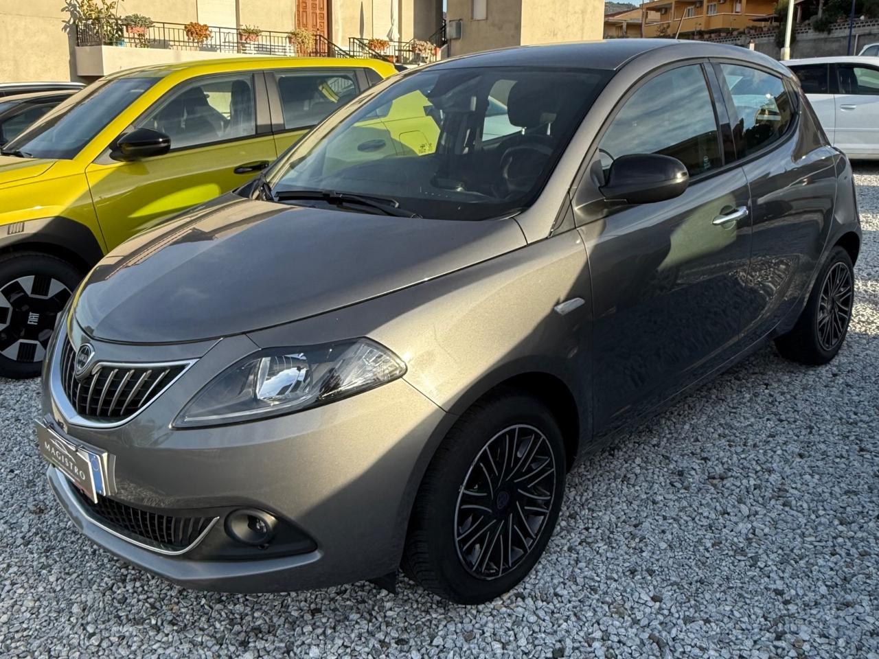 Lancia Ypsilon GOLD 2023 1.0 Hybrid 70 CV 5 porte