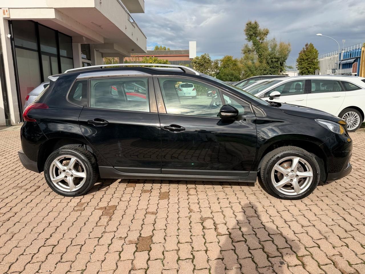 Peugeot 2008 BlueHDi 100 S&S Black Matt