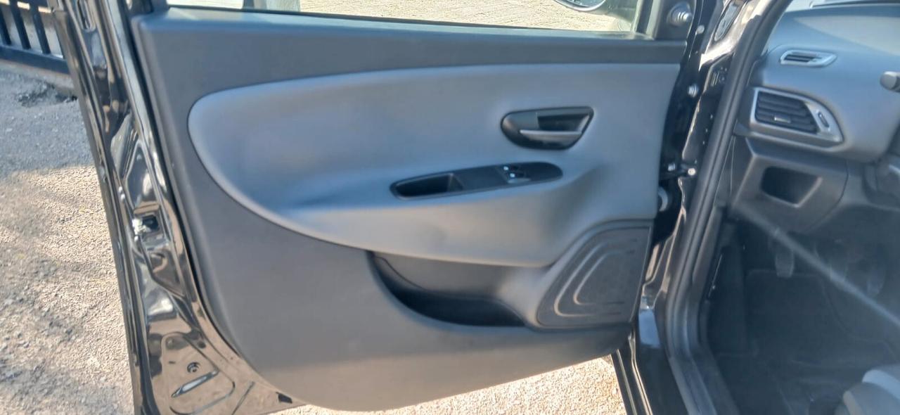 Lancia Ypsilon 1.2 69 CV GPL Gold - 2016