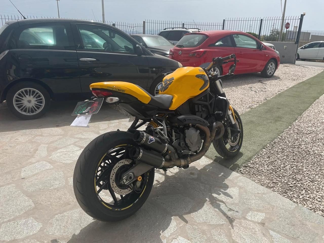 Ducati Monster 821 108 CV