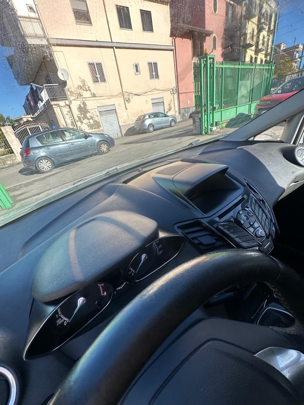 Ford Fiesta 1.2 60CV 5 porte Black & White Edition