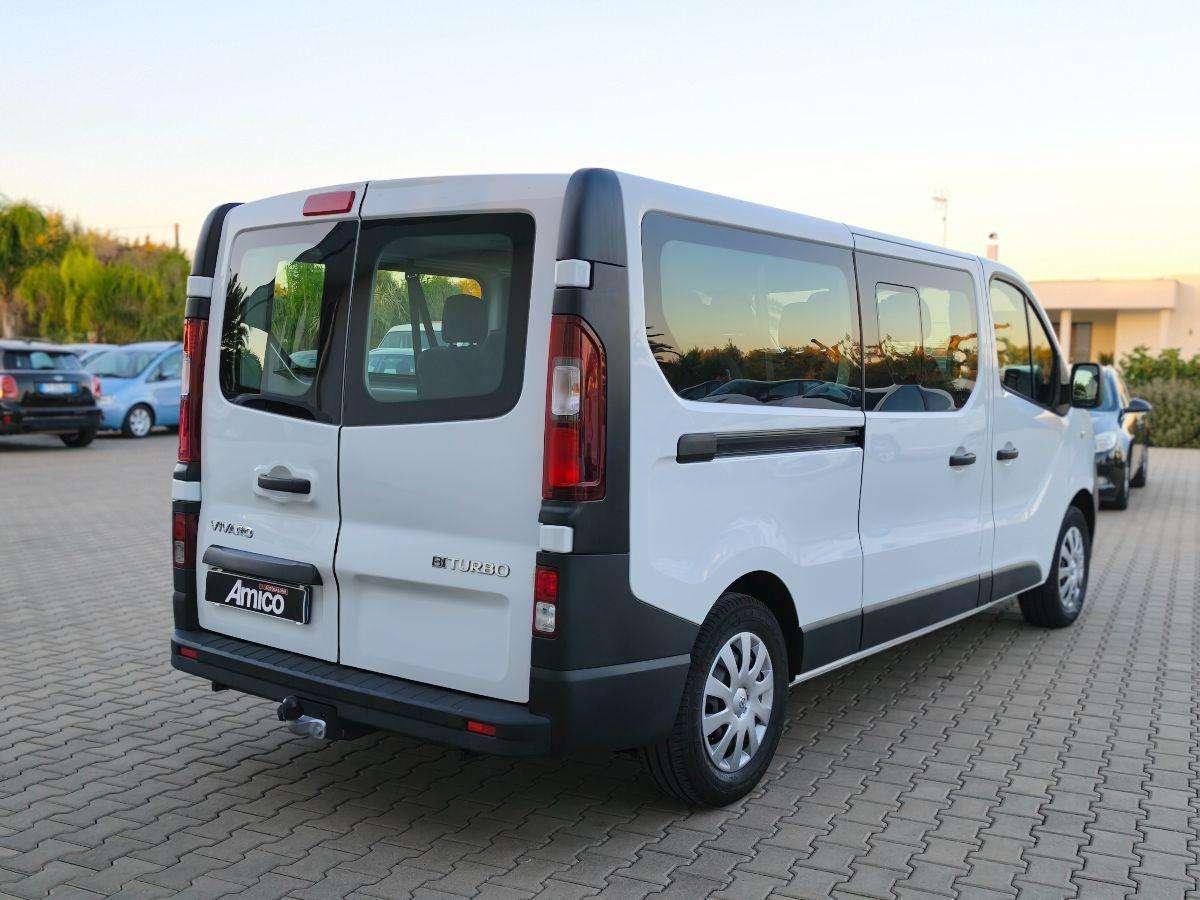 Opel Vivaro 9 Posti Passo Lungo + Gancio Traino