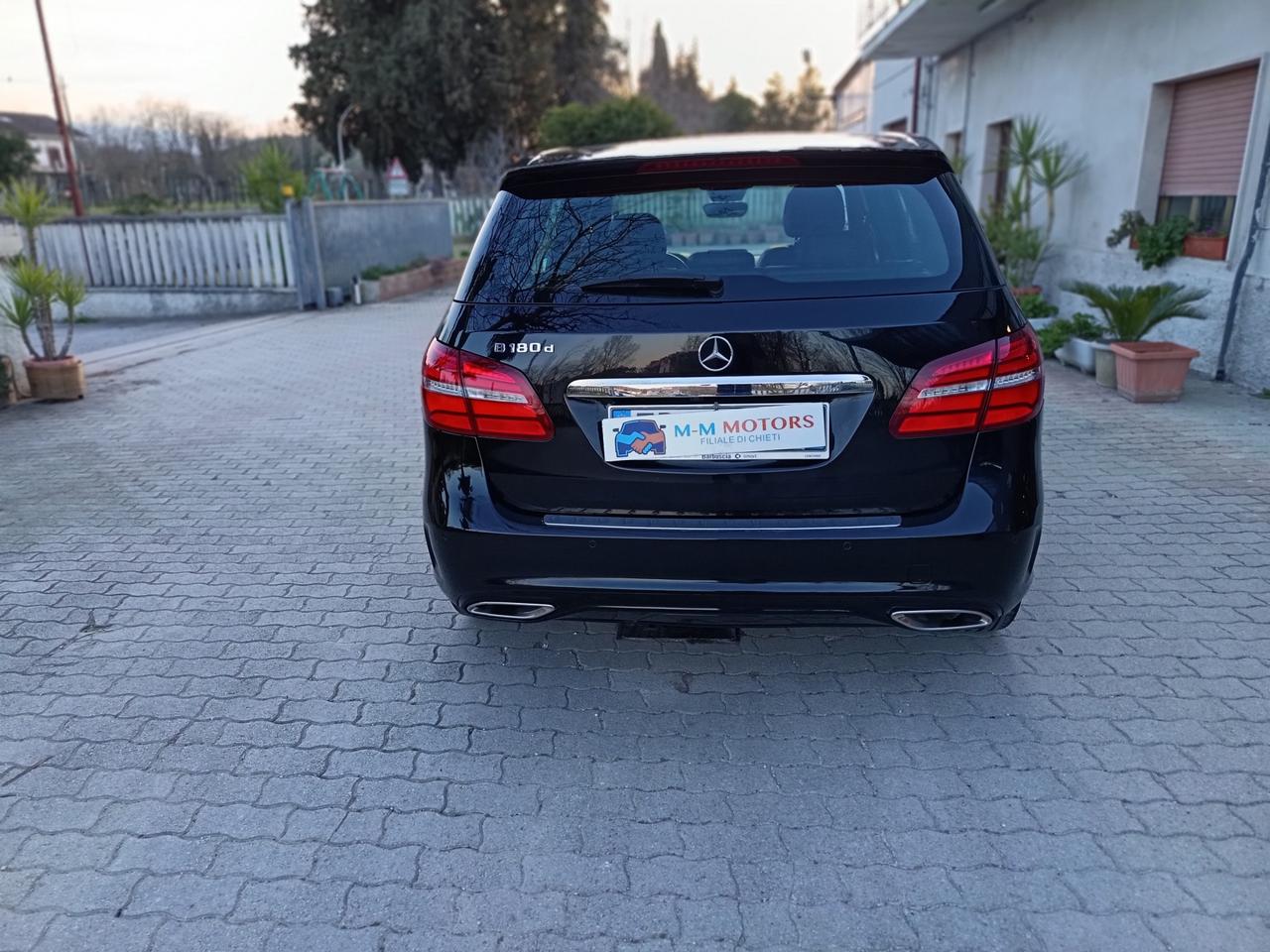 MERCEDES-BENZ B 180 D Sport AMG