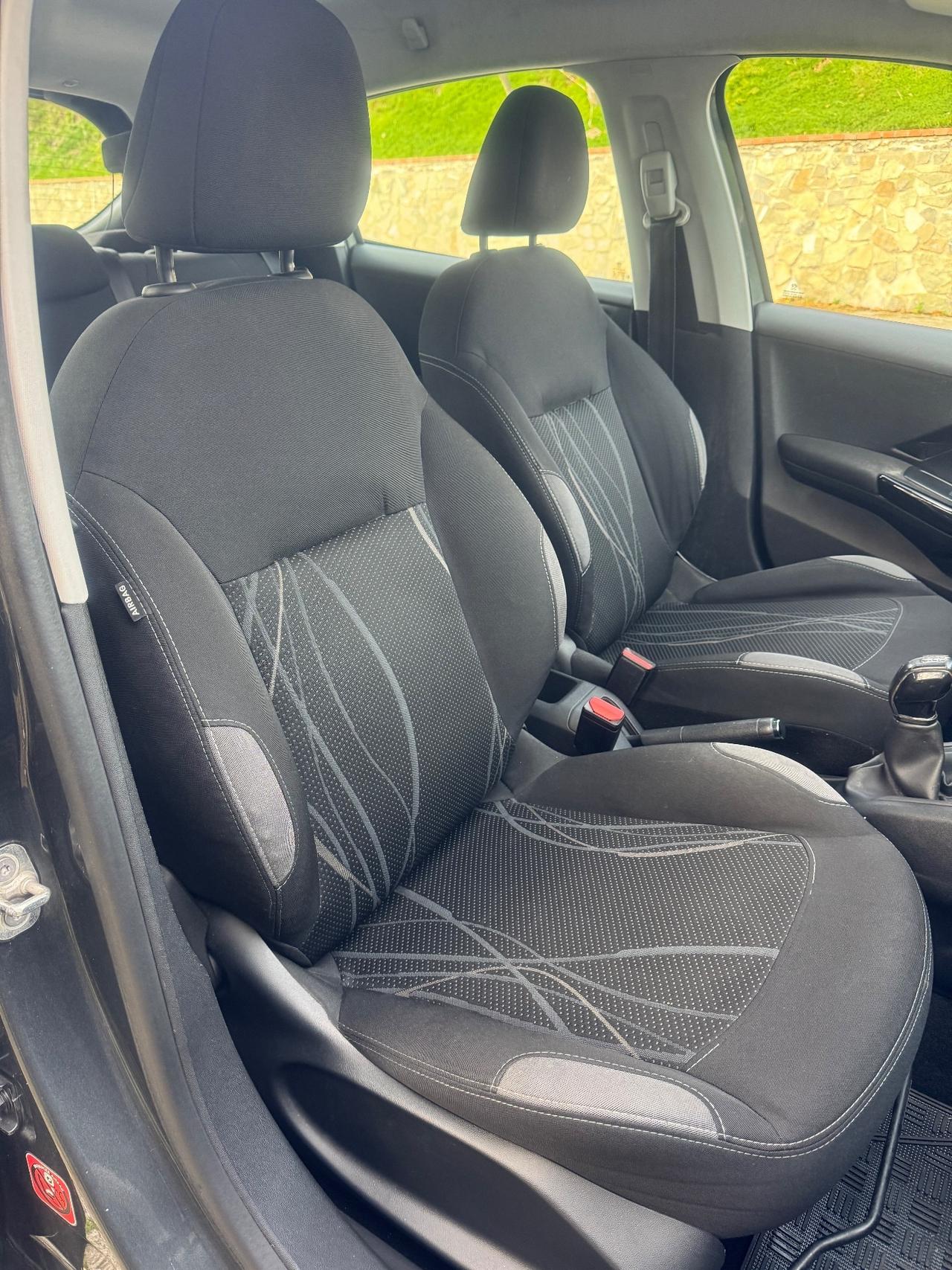 Peugeot 208 1.4 HDi 68Cv 2015