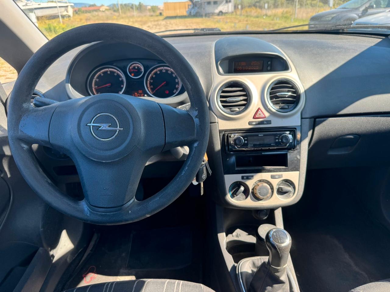 Opel Corsa 1.2 5 porte SOLAMENTE 113.000 KM