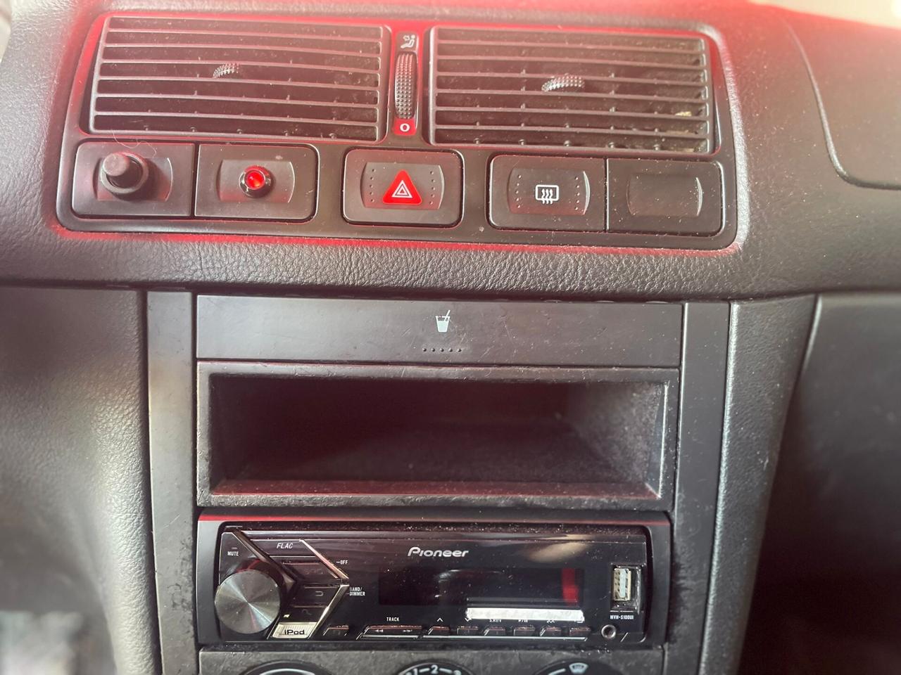 Volkswagen Golf 1.4 16V cat 5 porte