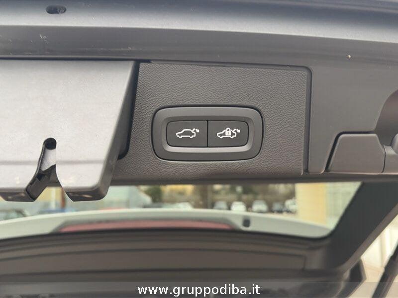 Volvo XC60 II 2022 2.0 b4 Momentum auto