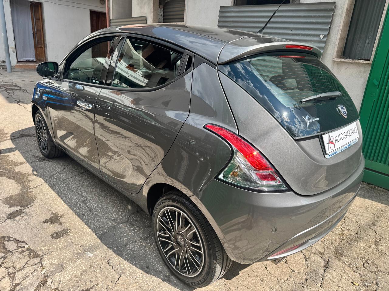 Lancia Ypsilon 1.2 69 CV 5 porte S&S Gold